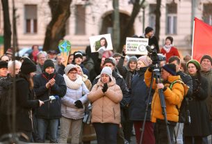 Szeged, demonstráció, véderdő, Momentum, Püspöki Hivatal